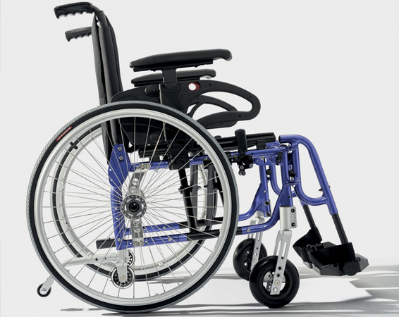 Fotoliu rulant cu antrenare manuala – Progeo Basic Light Plus Fotoliu rulant cu antrenare manuala – Progeo Basic Light Plus