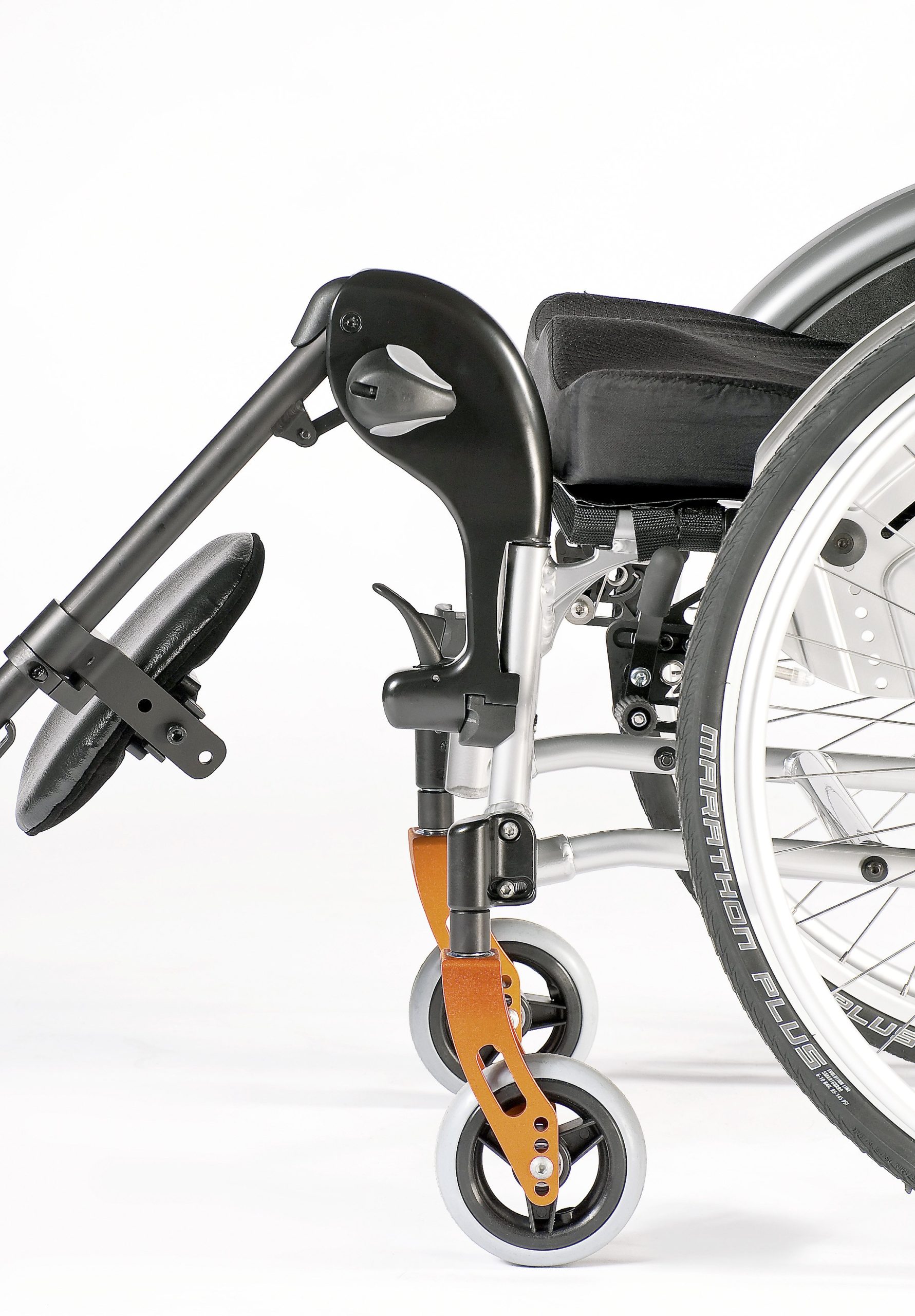 Fotoliu rulant cu antrenare manuala – QUICKIE Life R Fotoliu rulant cu antrenare manuala – QUICKIE Life R