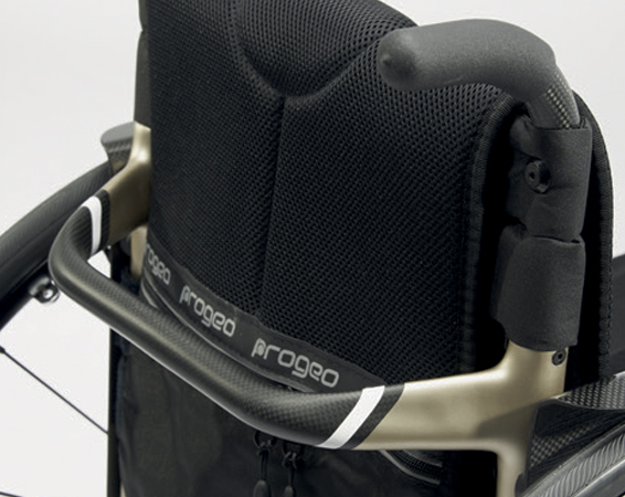 Fotoliu rulant cu antrenare manuala – Progeo Noir Fotoliu rulant cu antrenare manuala – Progeo Noir