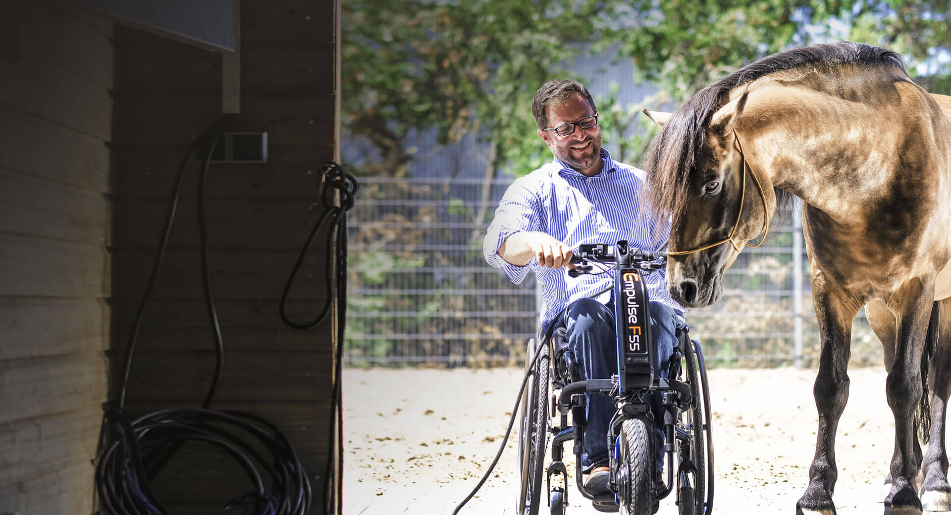 Sistem de propulsie fotolii rulante cu antrenare manuala – Empulse F55 14″ Sistem de propulsie fotolii rulante cu antrenare manuala – Empulse F55 14″